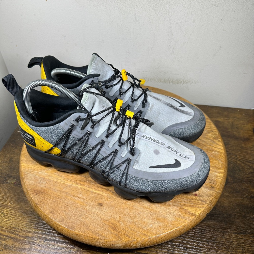 Nike Air VaporMax Run Utility Wolf Grey Amarillo AQ8810-010 Mens 11 Flawed